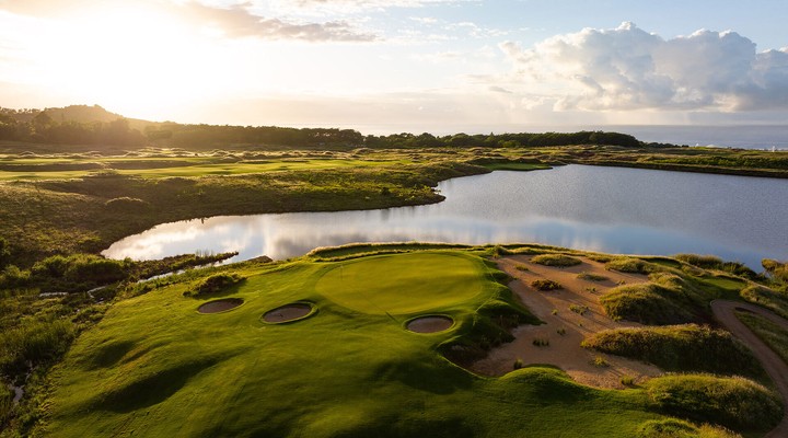 Prachtige golflocatie met uitzicht op zee